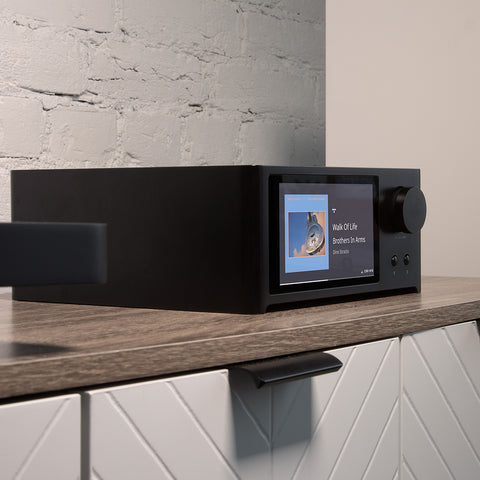 C700 V2 - Close Up on a Credenza